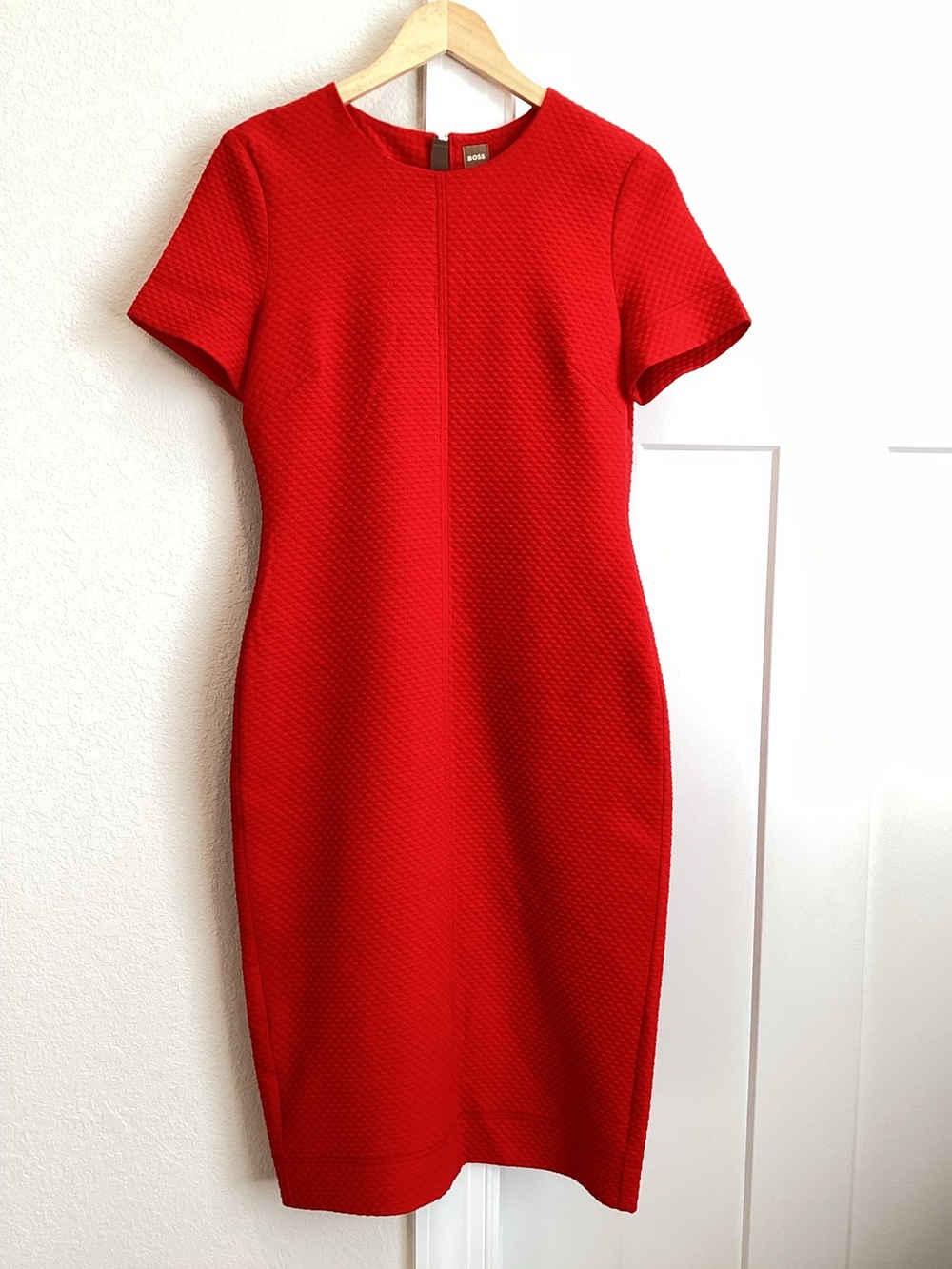 BOSS Zippered Midi Sheath Dress Textured Short Sleeve Red Gold Size 6 - Picture 2 of 14